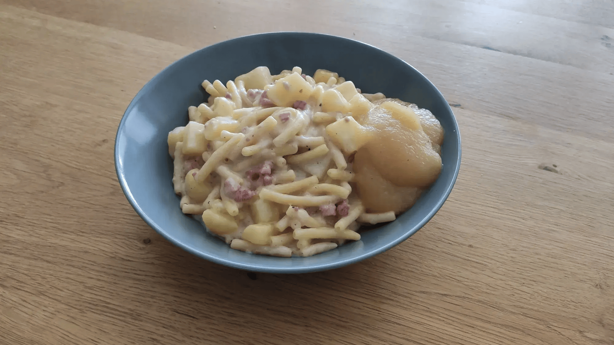 Swiss Älplermagronen (Alpine Macaroni)